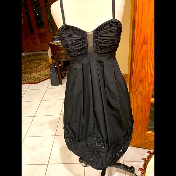 BCBG BLACK BEADED
APPLIQUÉ TAFFETA DRESS size 8 - Picture 1 of 12
